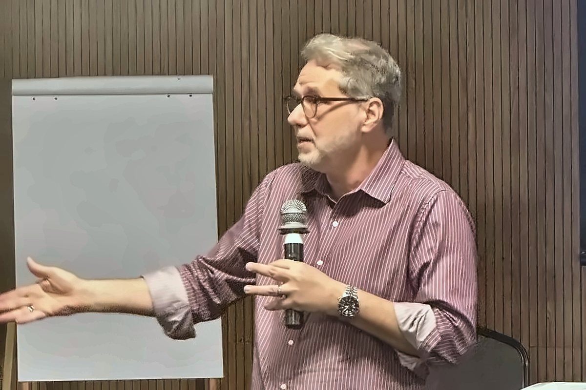 Fabio Appolinário na palestra Comunicação Assertiva