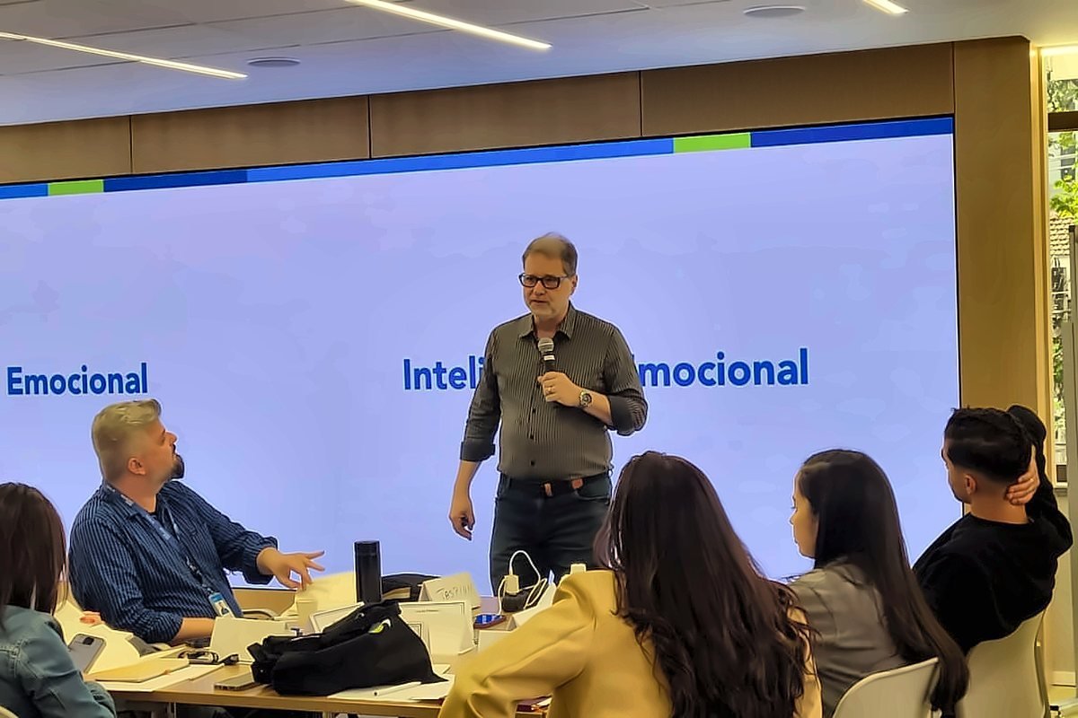 Fabio Appolinário na palestra Dissolvendo os Silos Organizacionais