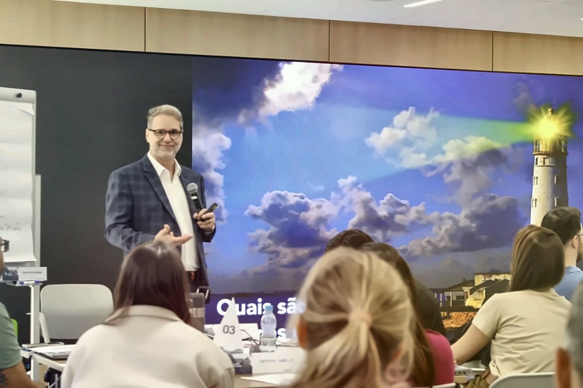 Fabio Appolinário na palestra Equipes de Alta Performance: Como Construir e Liderar